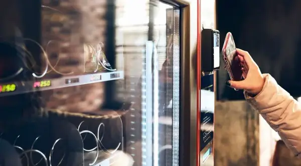 Ile prądu zużywa automat vendingowy? Poznaj ukryte koszty energii